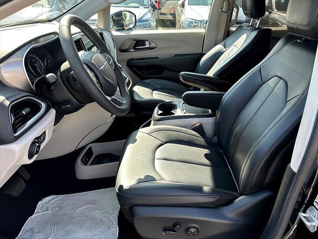 used 2024 Chrysler Pacifica car, priced at $26,295
