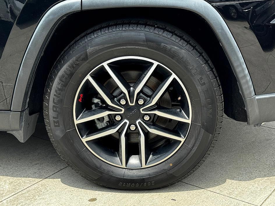 used 2021 Jeep Grand Cherokee car, priced at $32,999