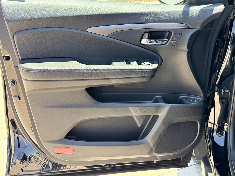 used 2021 Honda Pilot car, priced at $27,500