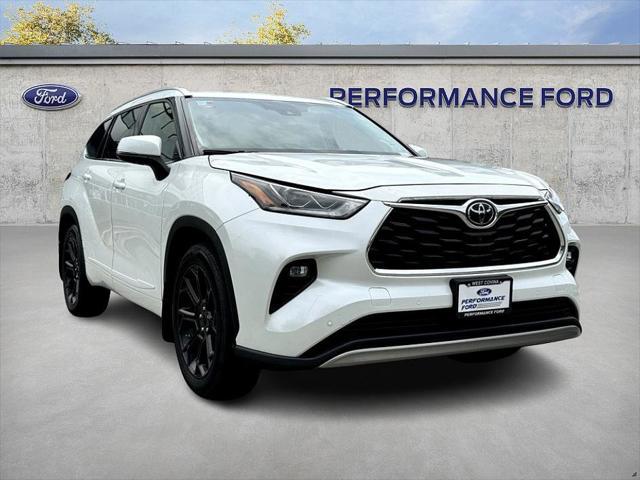 used 2022 Toyota Highlander car, priced at $38,280