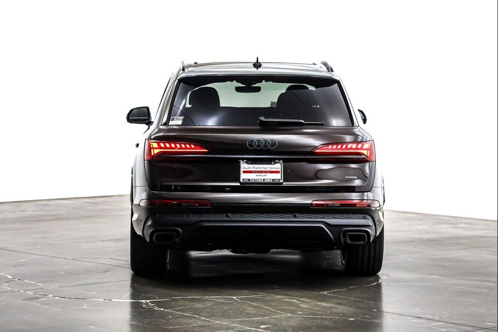 new 2025 Audi Q7 car, priced at $94,070