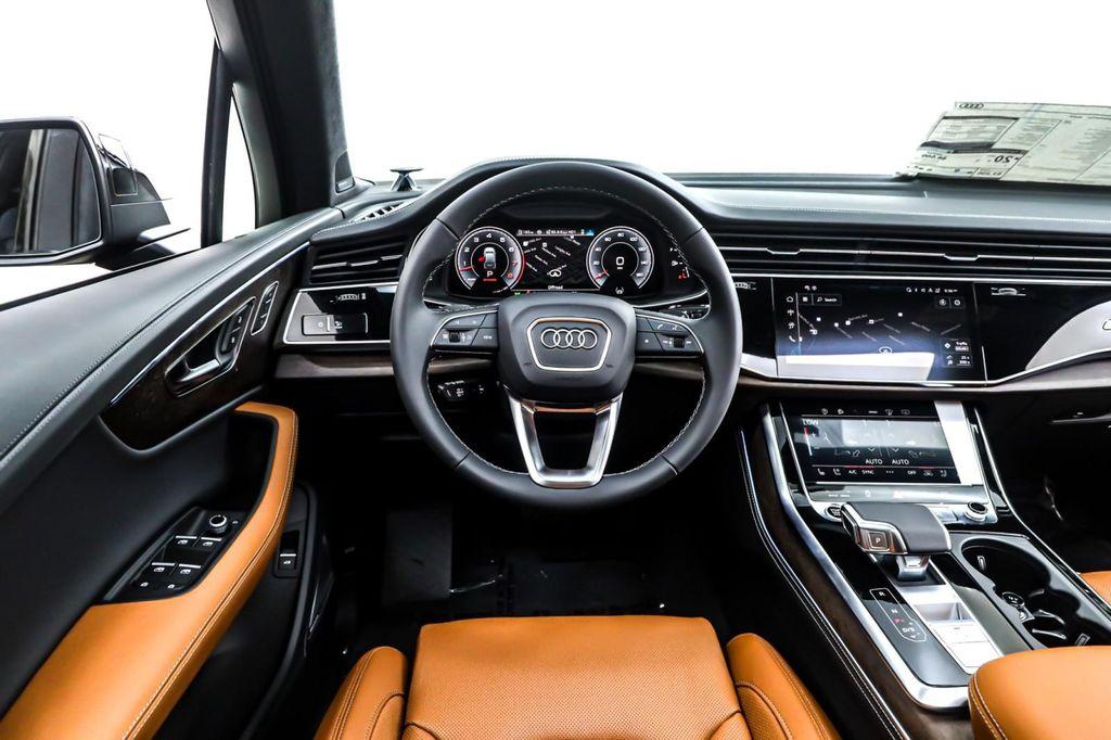 new 2025 Audi Q7 car, priced at $94,070