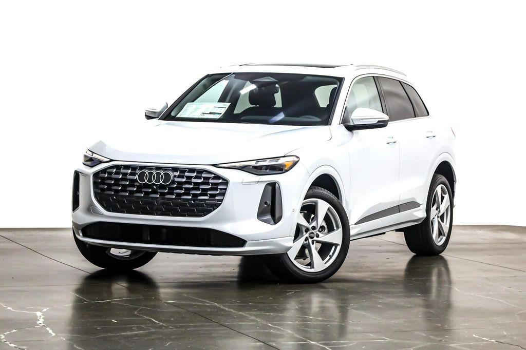 new 2025 Audi Q5 car, priced at $60,290