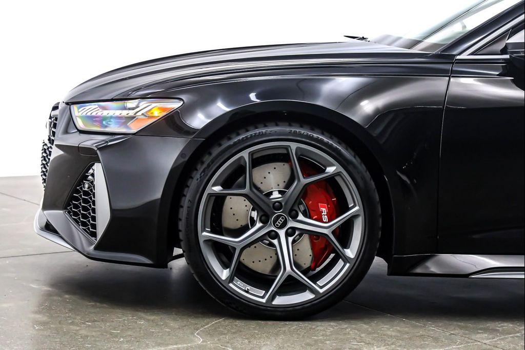 new 2025 Audi RS 6 Avant car, priced at $146,740