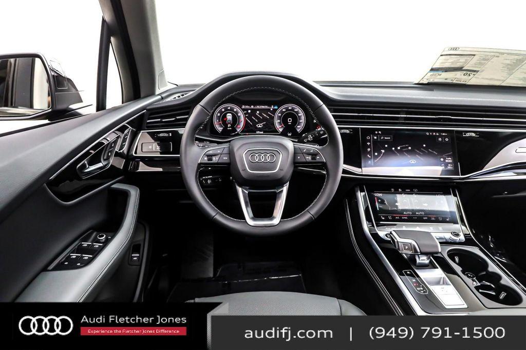 new 2025 Audi Q7 car, priced at $76,900