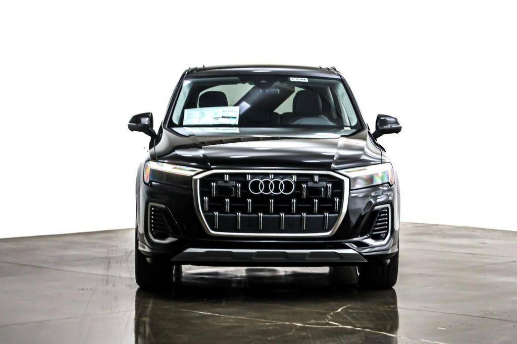 new 2025 Audi Q7 car, priced at $76,900
