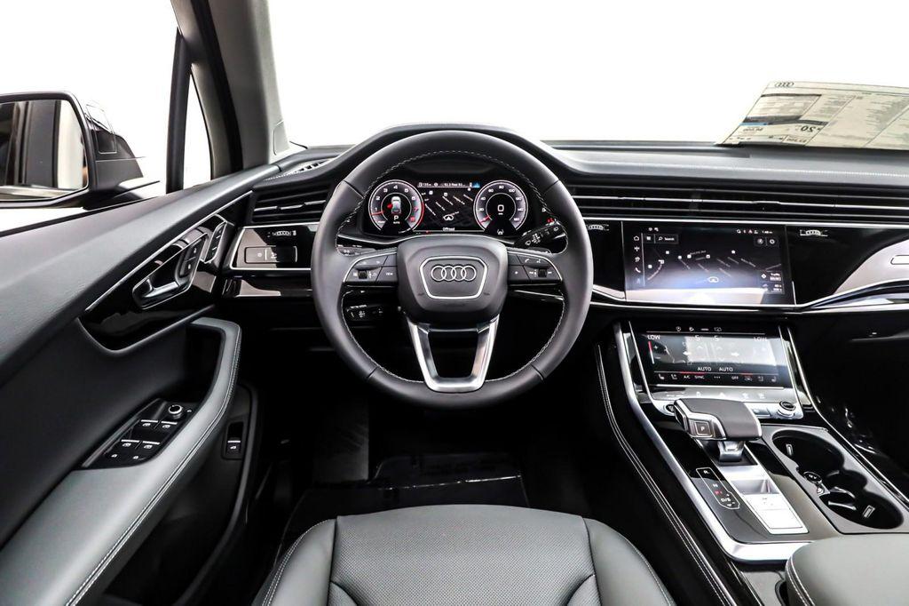 new 2025 Audi Q7 car, priced at $76,900