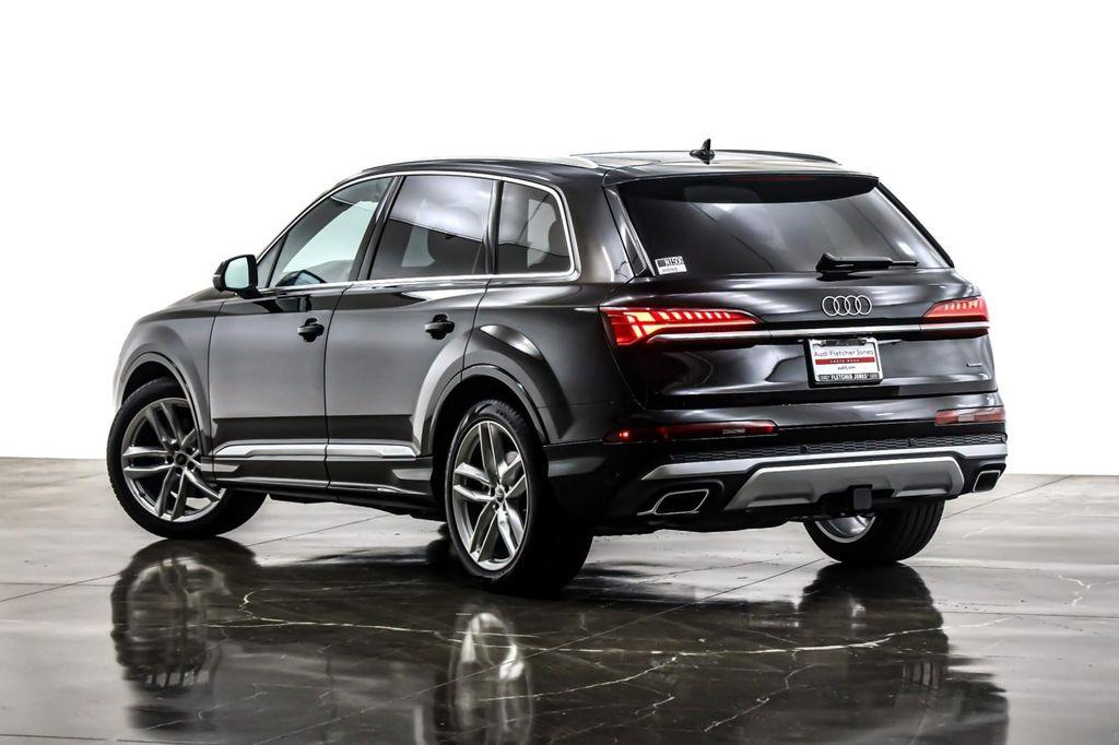 new 2025 Audi Q7 car, priced at $76,900