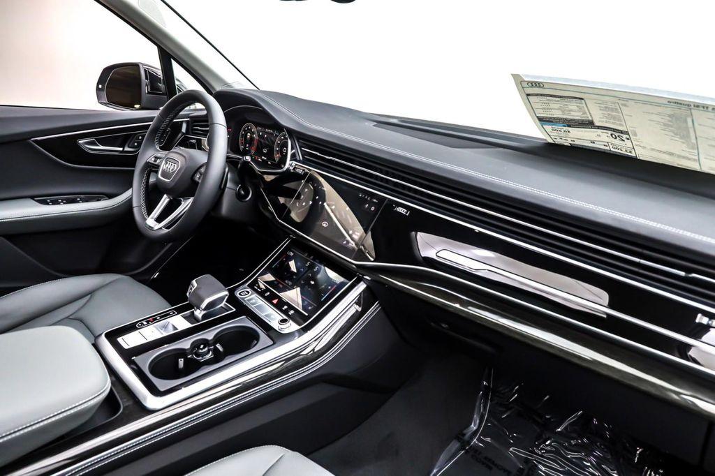 new 2025 Audi Q7 car, priced at $76,900