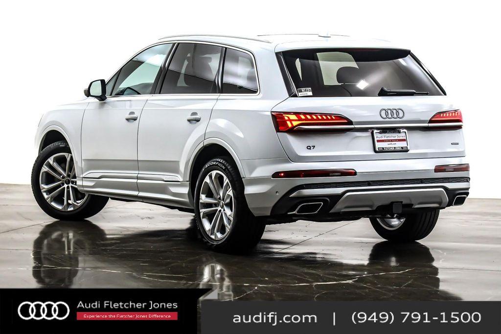new 2025 Audi Q7 car, priced at $73,260