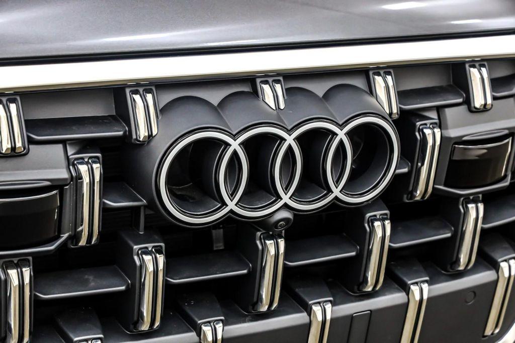 new 2025 Audi Q7 car, priced at $76,260