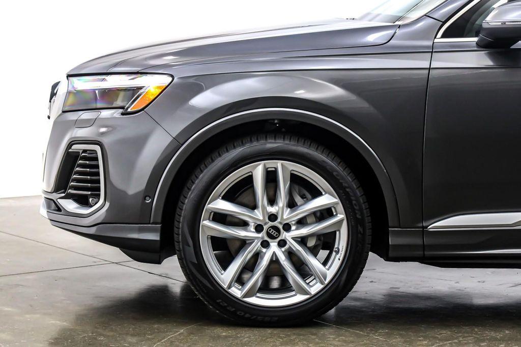 new 2025 Audi Q7 car, priced at $76,260