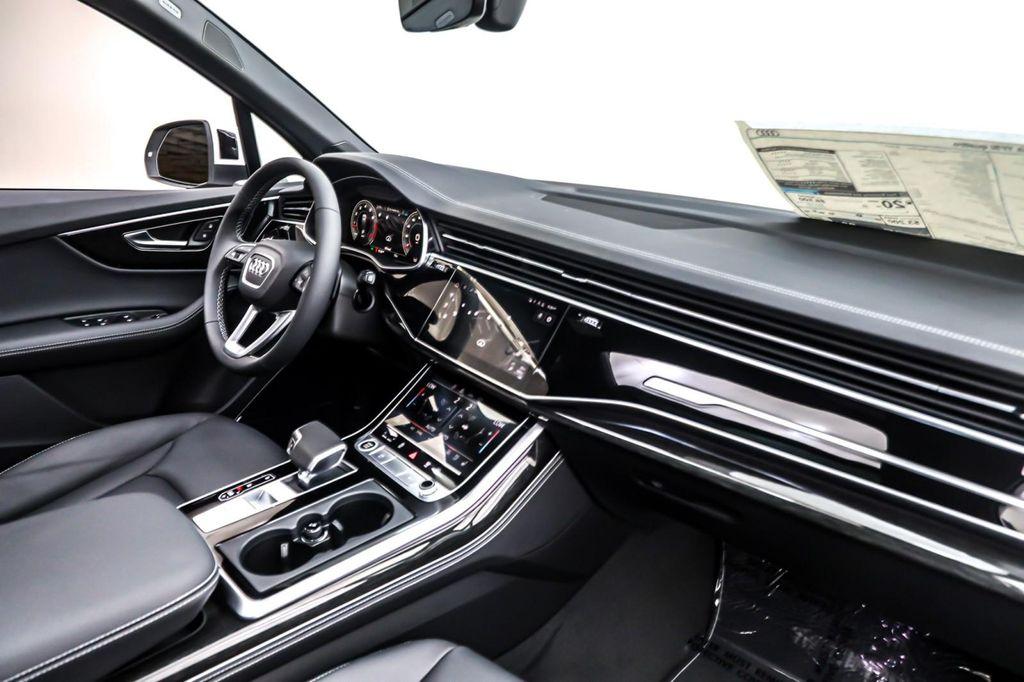 new 2025 Audi Q7 car, priced at $76,900