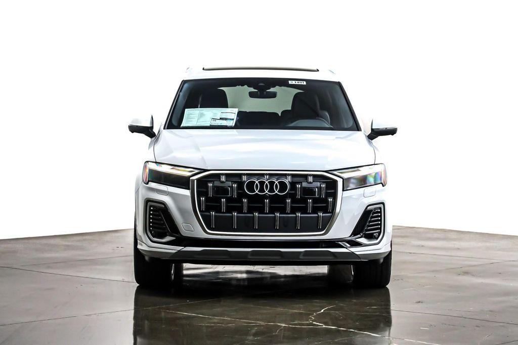 new 2025 Audi Q7 car, priced at $76,900