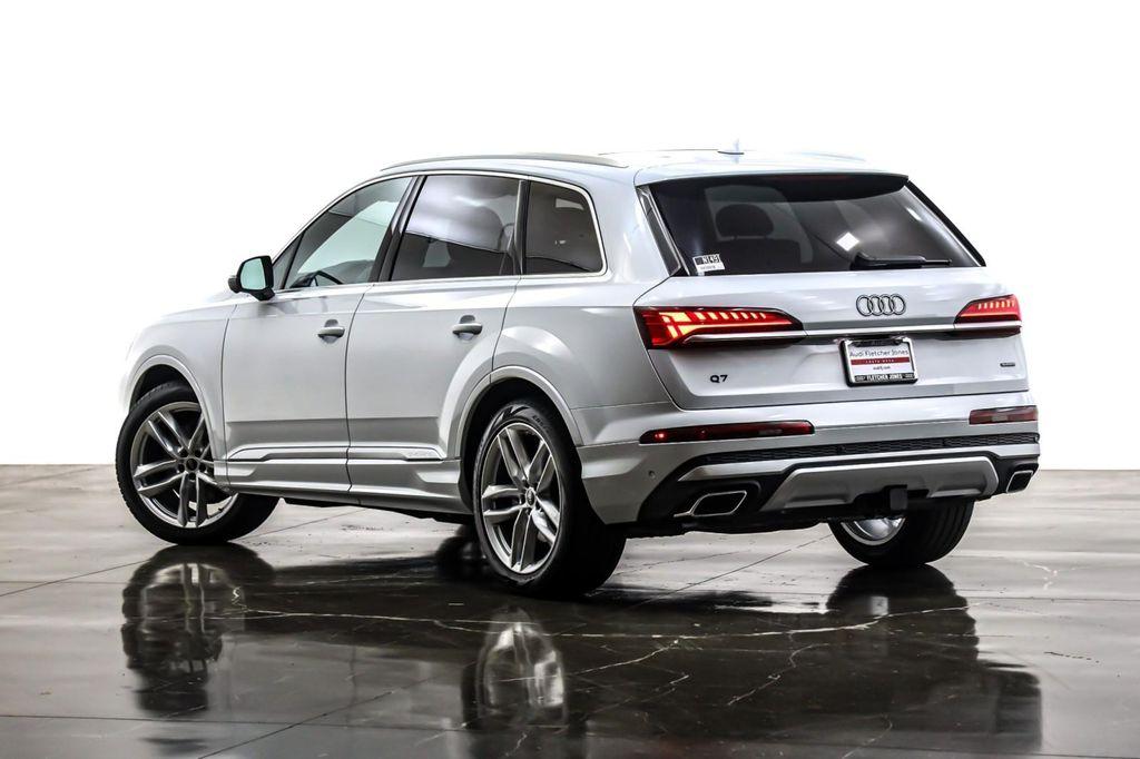 new 2025 Audi Q7 car, priced at $76,900