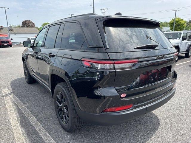 new 2025 Jeep Grand Cherokee car, priced at $44,705