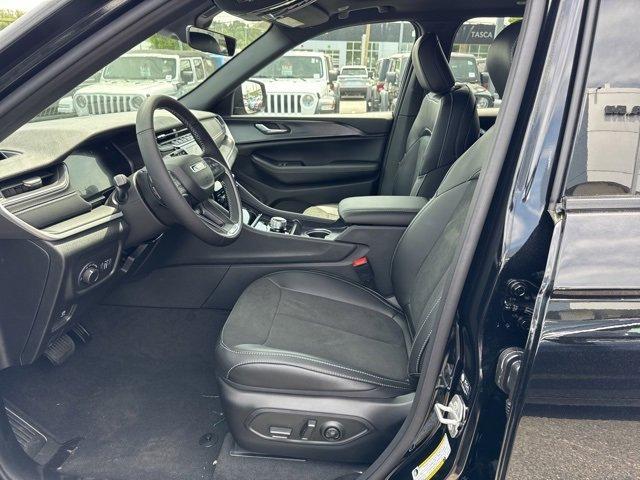 new 2025 Jeep Grand Cherokee car, priced at $44,705