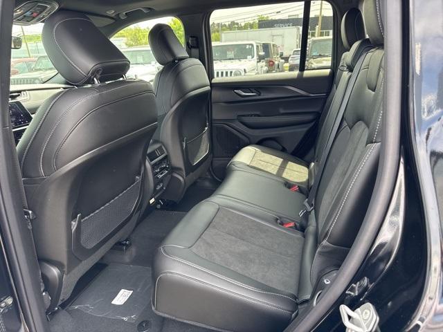 new 2025 Jeep Grand Cherokee car, priced at $41,205