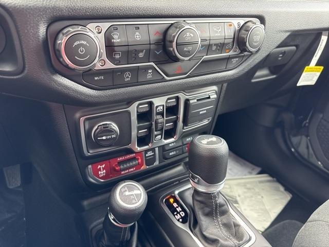new 2025 Jeep Wrangler car, priced at $52,285