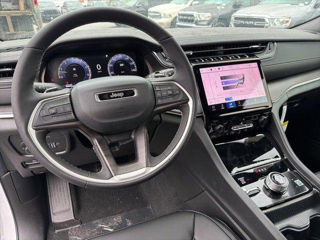 new 2025 Jeep Grand Cherokee car, priced at $46,844