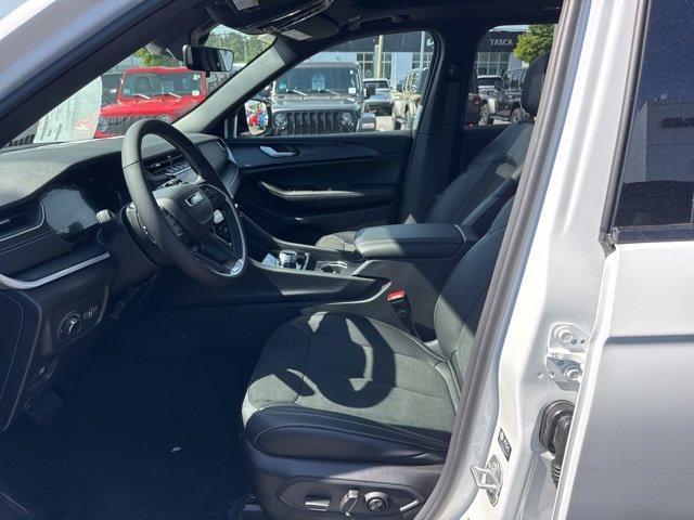 new 2025 Jeep Grand Cherokee car, priced at $43,110