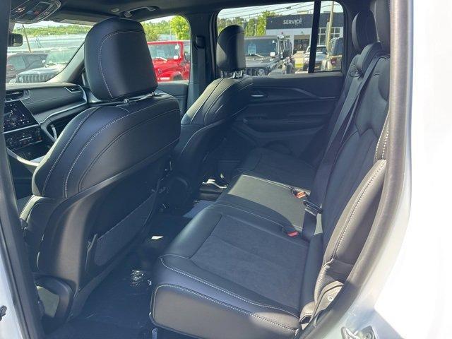 new 2025 Jeep Grand Cherokee car, priced at $43,110
