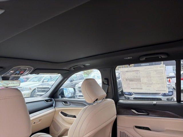 new 2025 Jeep Grand Cherokee car, priced at $52,849