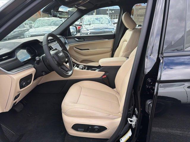 new 2025 Jeep Grand Cherokee car, priced at $52,849