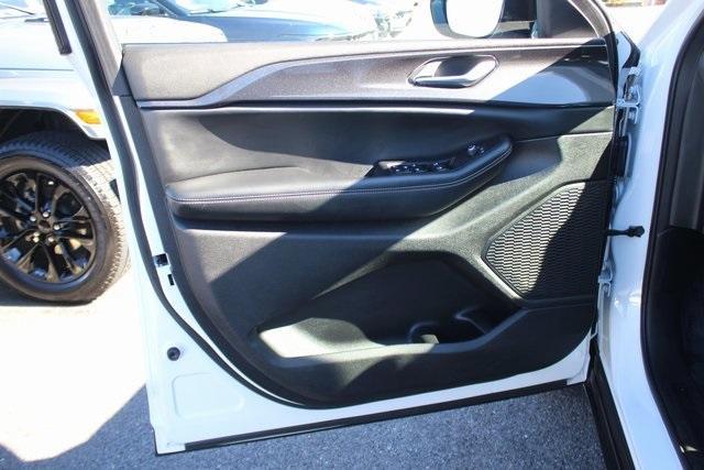 used 2023 Jeep Grand Cherokee car, priced at $32,500