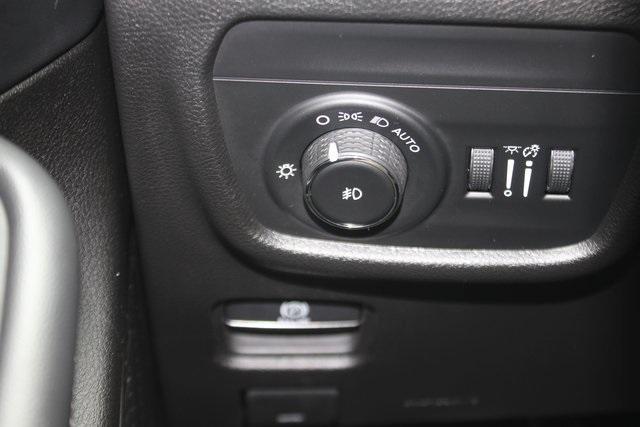 used 2022 Jeep Grand Cherokee car, priced at $34,900
