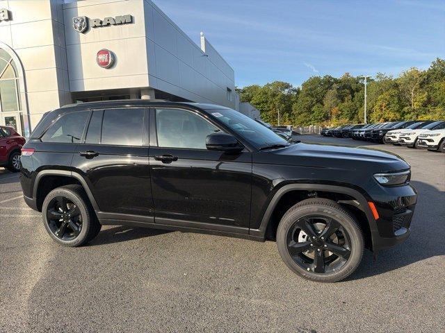 new 2025 Jeep Grand Cherokee car, priced at $47,688