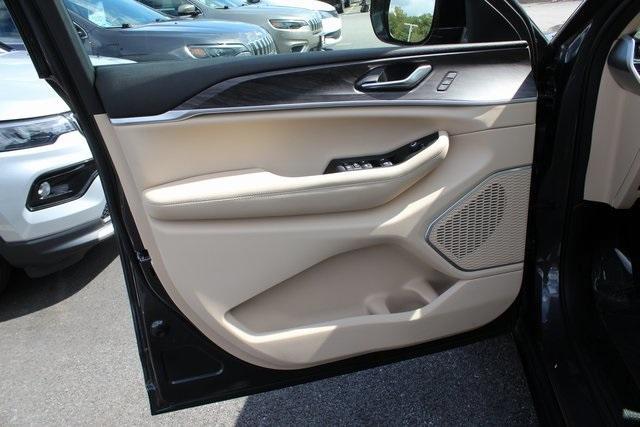 used 2022 Jeep Grand Cherokee car, priced at $31,500