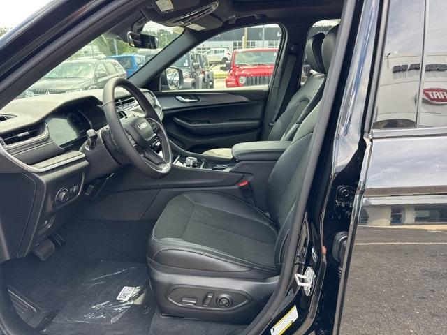 new 2025 Jeep Grand Cherokee car, priced at $47,725
