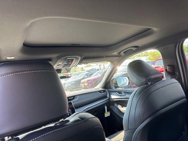 new 2025 Jeep Grand Cherokee L car, priced at $47,217