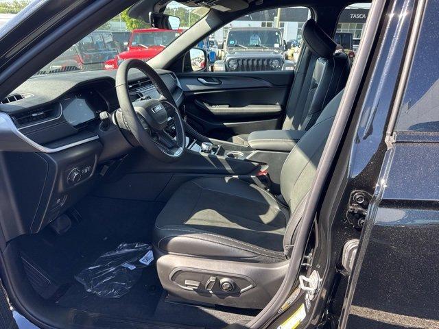 new 2025 Jeep Grand Cherokee L car, priced at $47,217