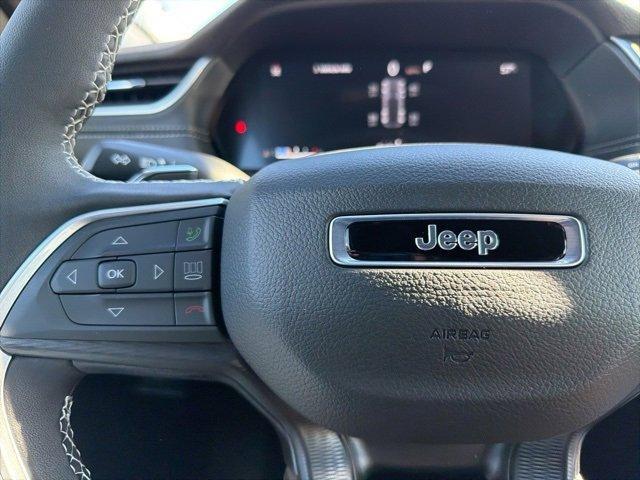 new 2025 Jeep Grand Cherokee car, priced at $43,955