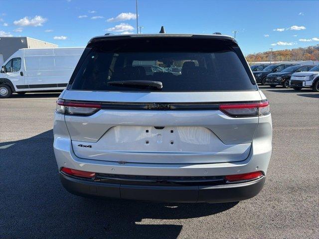 new 2025 Jeep Grand Cherokee car, priced at $43,955