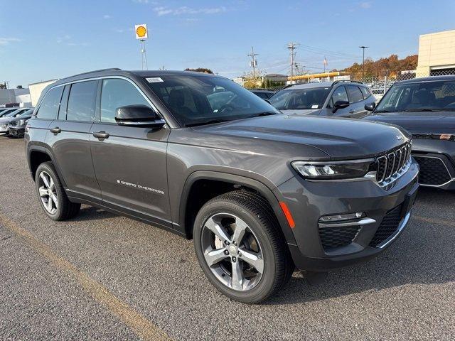 new 2025 Jeep Grand Cherokee car, priced at $50,935