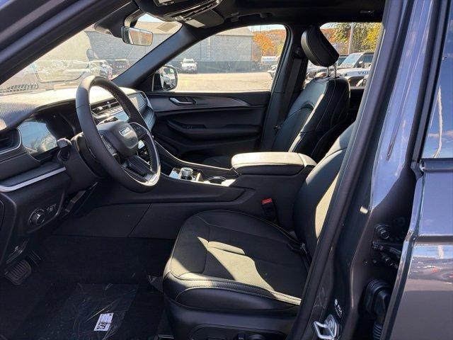 new 2025 Jeep Grand Cherokee car, priced at $47,688