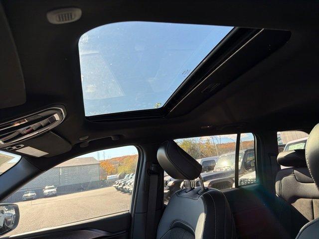 new 2025 Jeep Grand Cherokee car, priced at $47,688