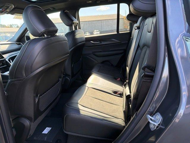 new 2025 Jeep Grand Cherokee car, priced at $47,688