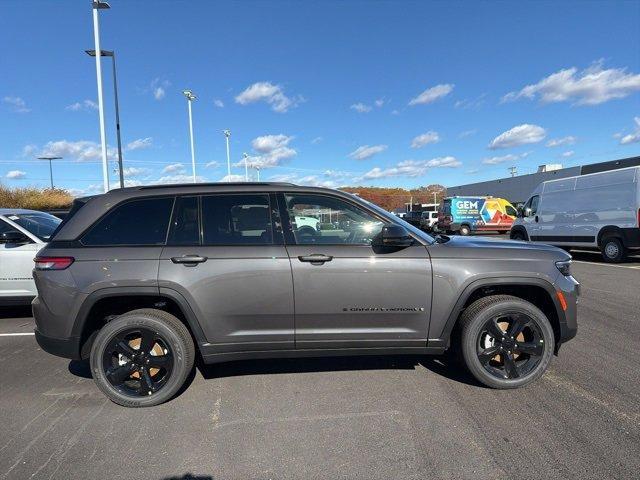 new 2025 Jeep Grand Cherokee car, priced at $47,688