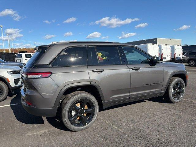 new 2025 Jeep Grand Cherokee car, priced at $47,688