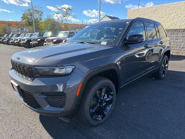 new 2025 Jeep Grand Cherokee car, priced at $47,688