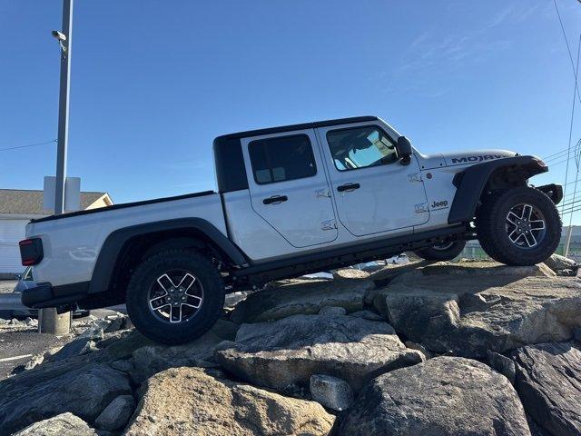 new 2024 Jeep Gladiator car, priced at $59,138