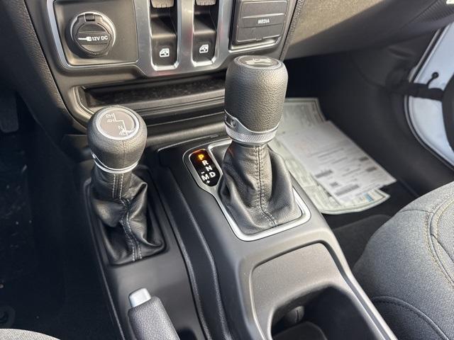 new 2025 Jeep Wrangler car, priced at $41,354