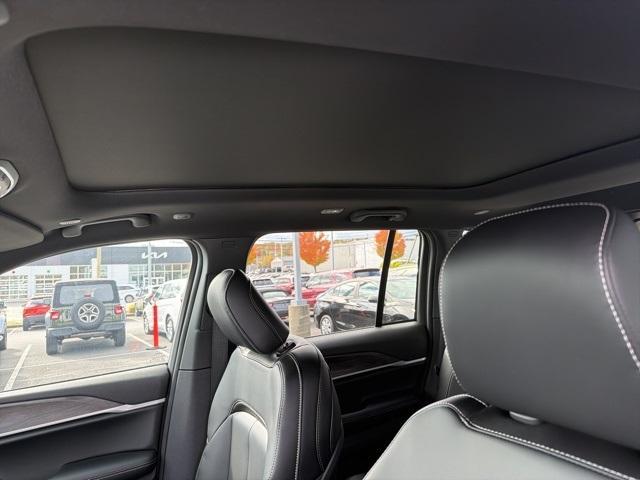 new 2025 Jeep Grand Cherokee car, priced at $49,297