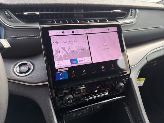 new 2025 Jeep Grand Cherokee car, priced at $49,297