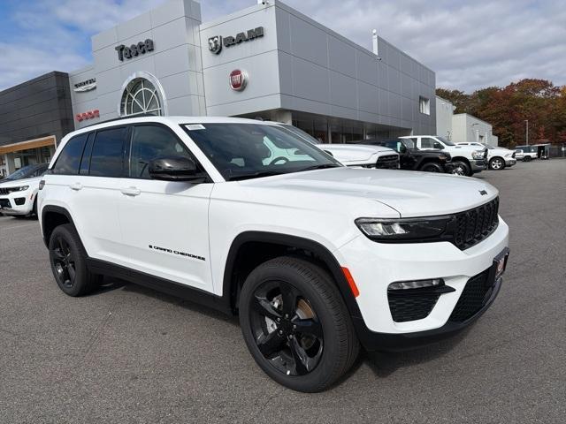 new 2025 Jeep Grand Cherokee car, priced at $49,297