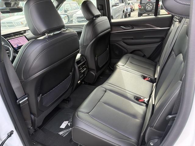 new 2025 Jeep Grand Cherokee car, priced at $49,297